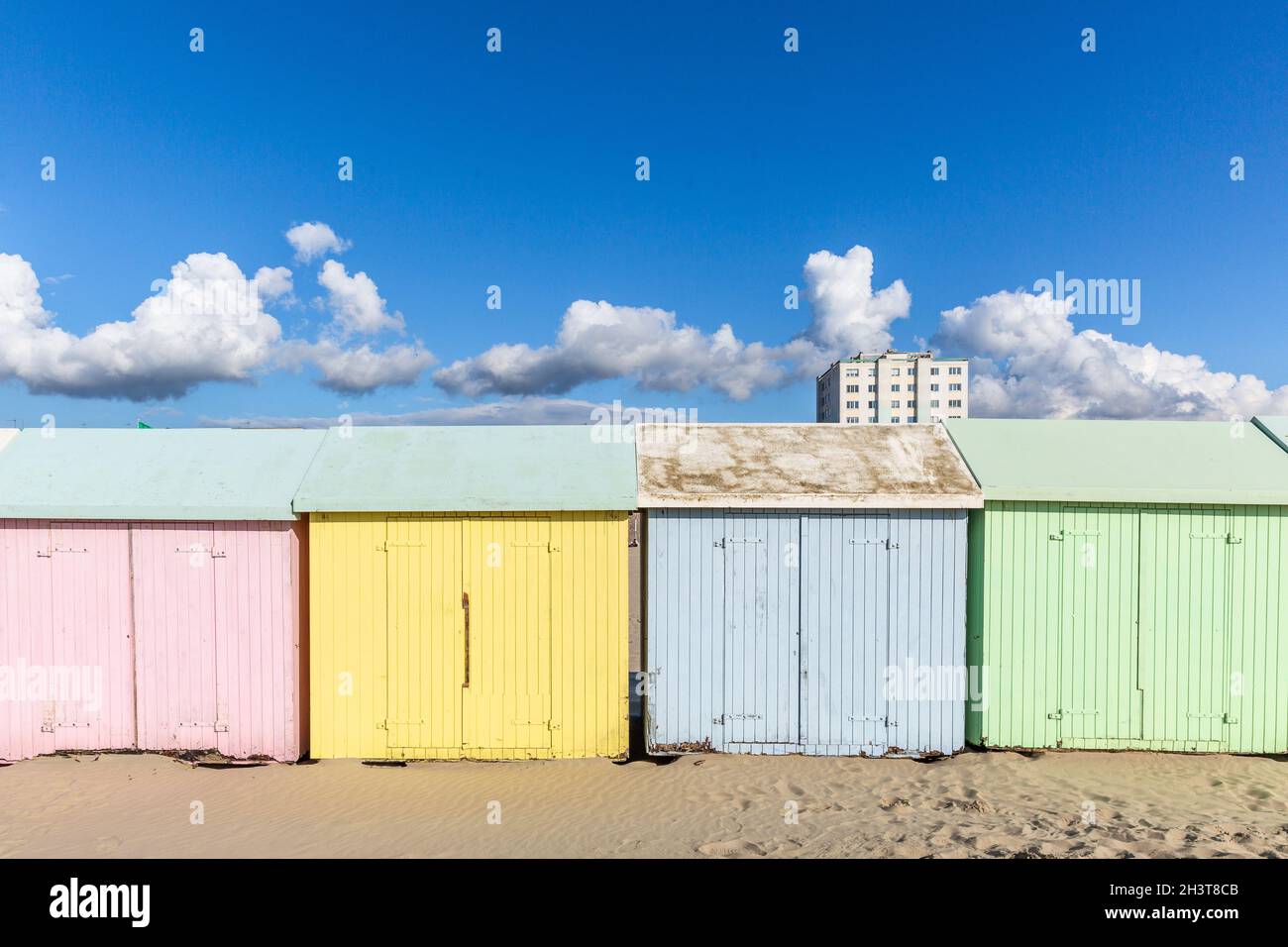 Bunte Strandhütten am Berck-Plage. Opal Coast, Frankreich Stockfoto
