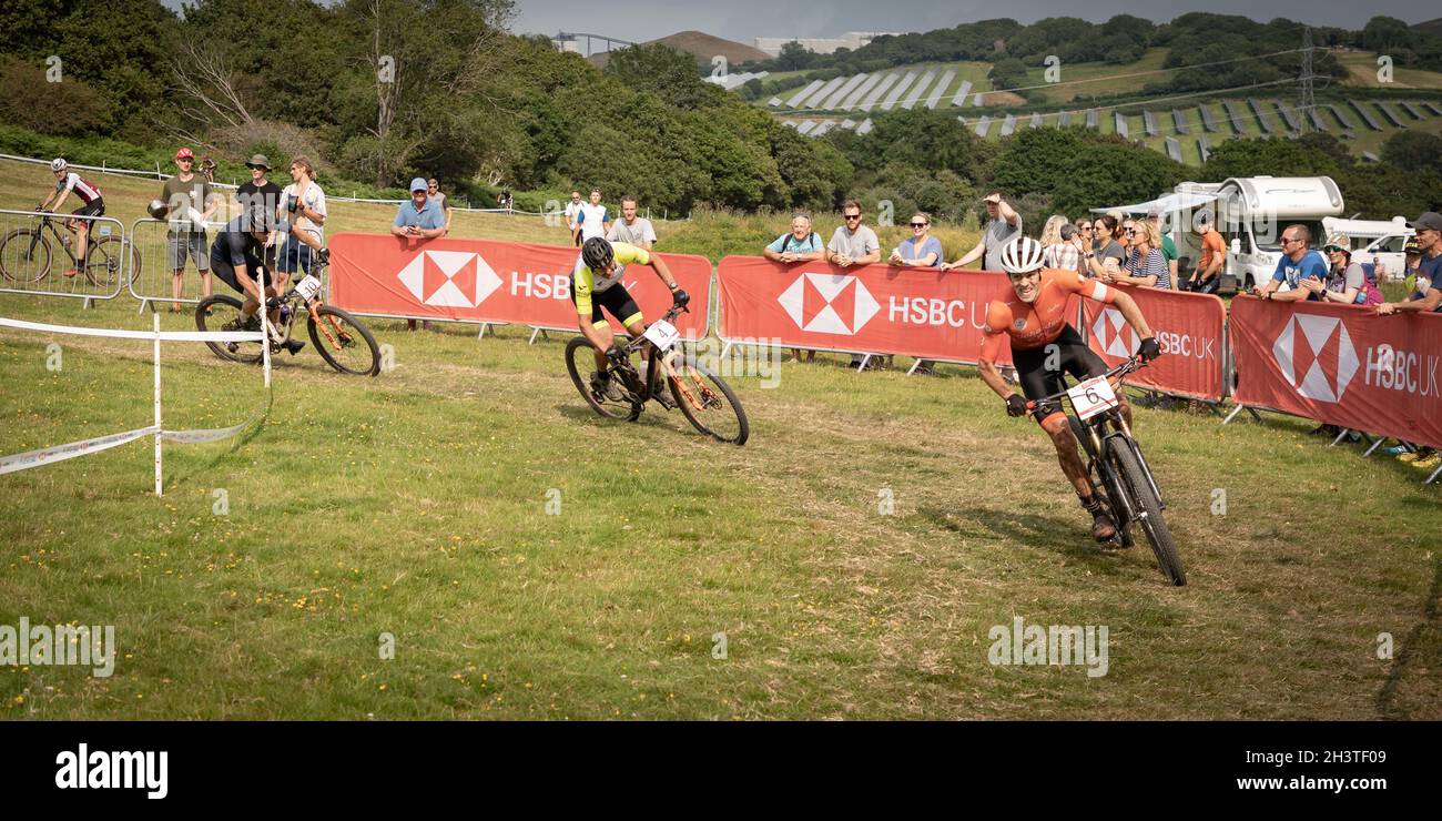 Mountainbike-Rennfahrer bei Nationals. Newnham Park, Plymouth, Devon, England, Großbritannien, GB, Europa. Stockfoto