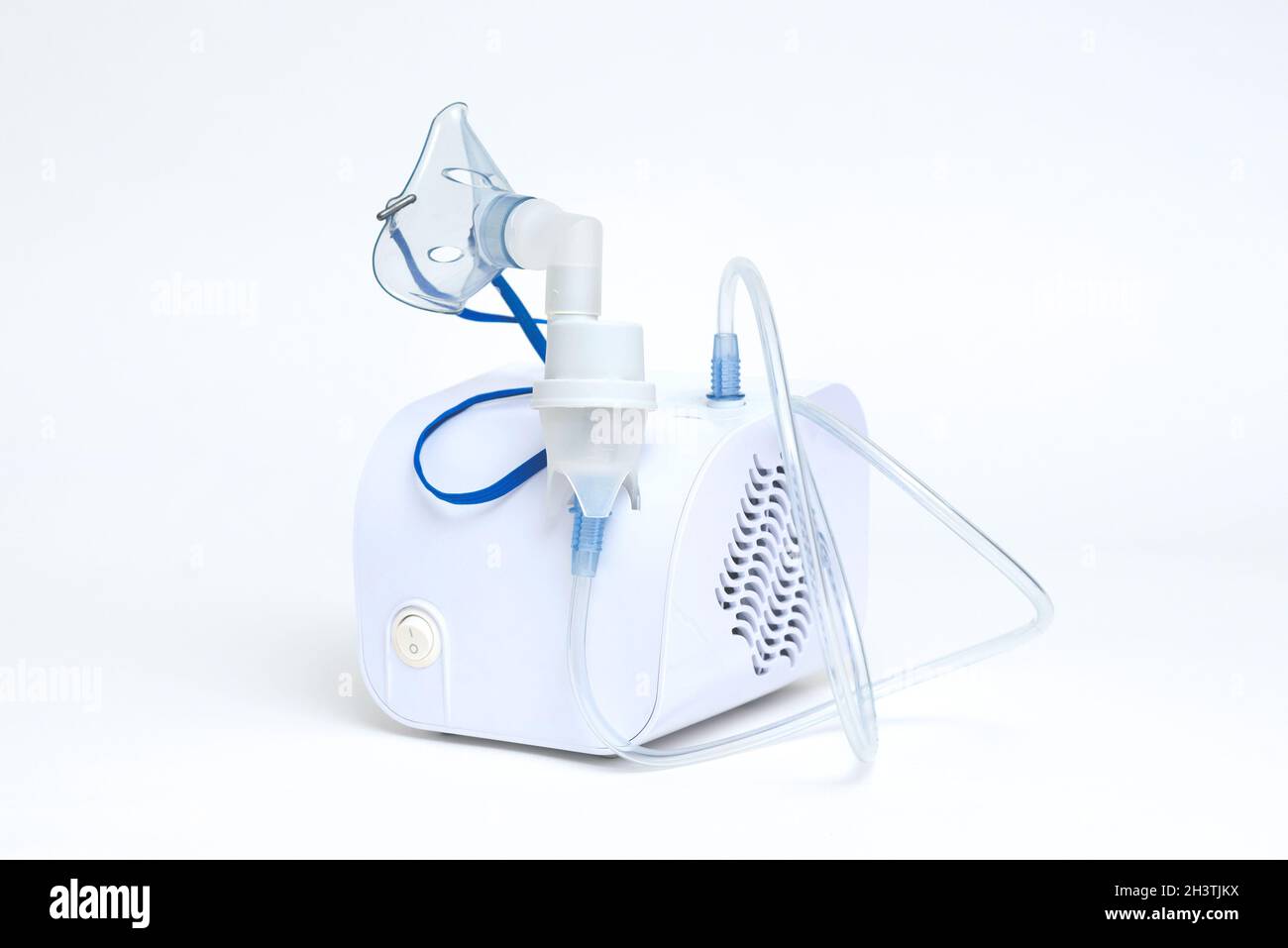 Vernebler medizinisches Gerät. Medizinische Geräte zum Einatmen mit Atemmaske Stockfoto