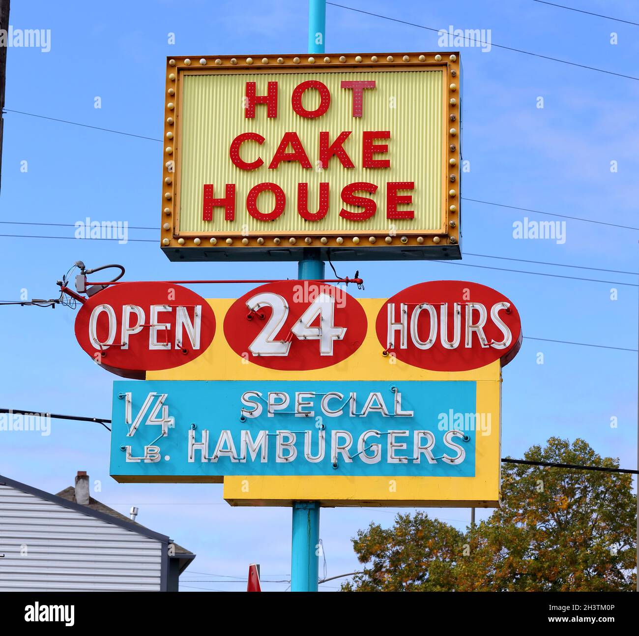 Original Hotcake House, 1002 SE Powell Blvd, Portland, Oregon. Neonschild eines Diners in Brooklyn. Stockfoto