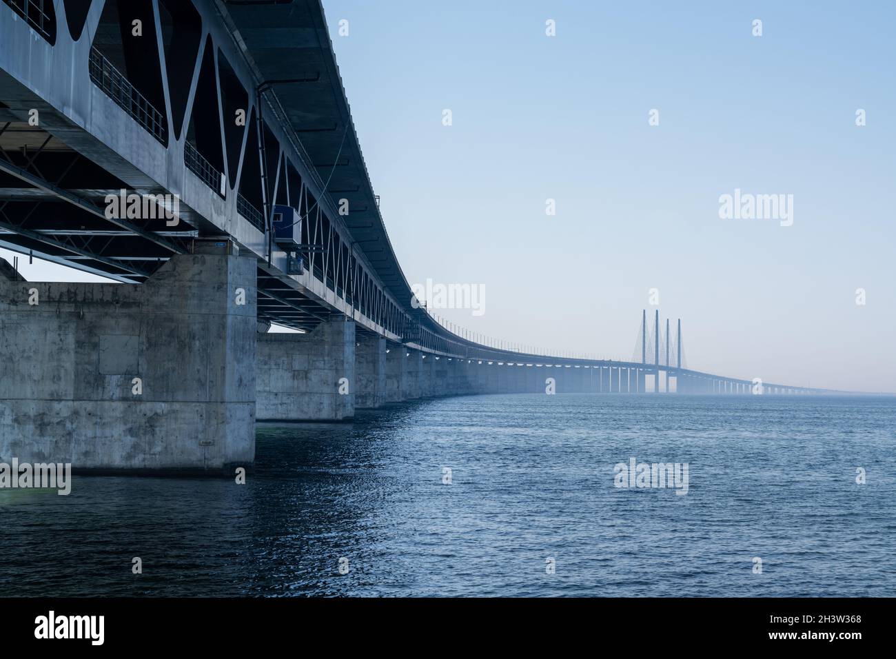 Ein Blick auf die markante Öresundbrücke zwischen Dänemark und Schweden Stockfoto
