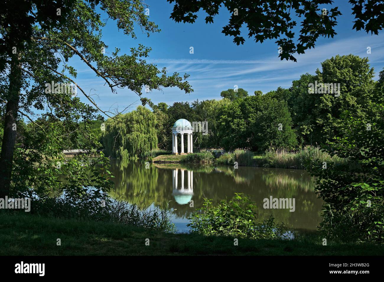 Der Musentempel am großen Parkteich im AGRAPark Markkleeberg bei