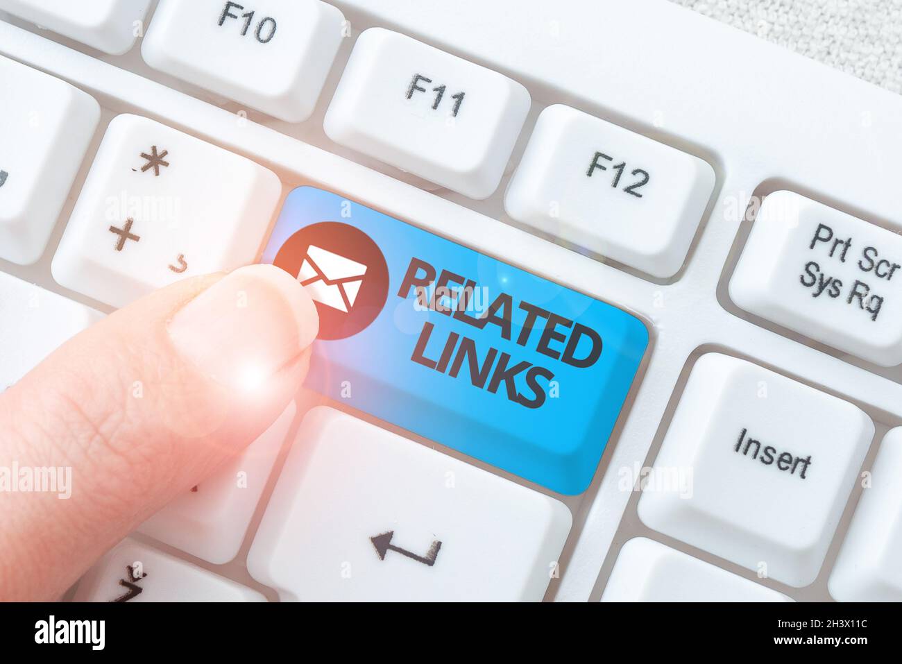 Textschild mit verwandten Links. Geschäftsidee Website innerhalb einer Webseite Querverweise Hotlinks Hyperlinks Typing Certification Stockfoto