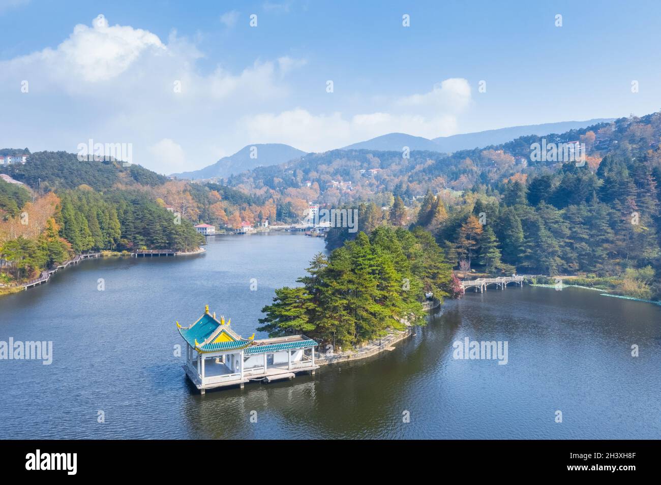 Luftaufnahme des berges lushan im Herbst Stockfoto