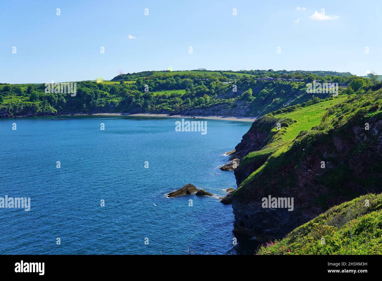 04. Juni 2021. Brixham, Großbritannien. Berry Head Meeresblick in Brixham, Devon, UK. Stockfoto