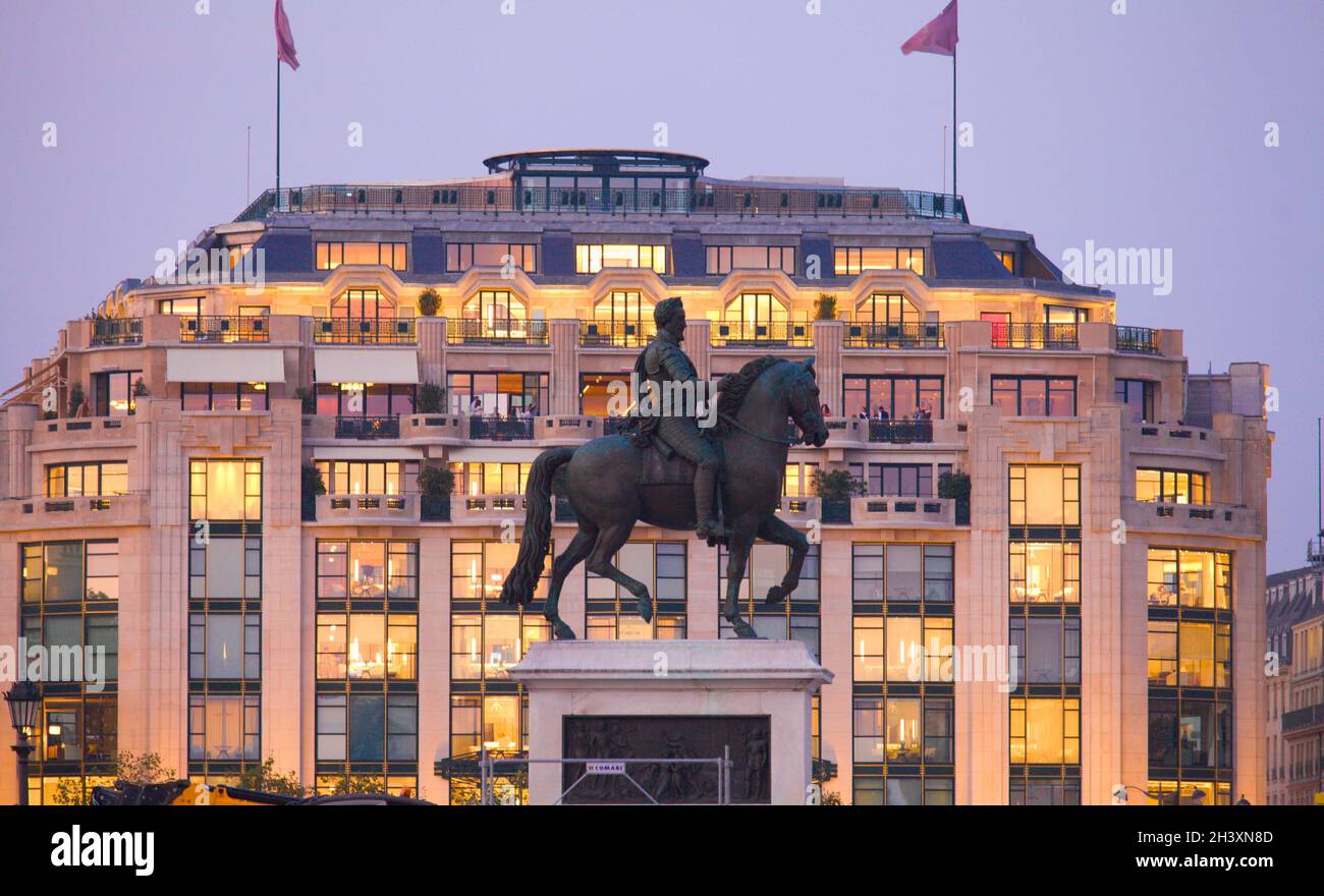 Frankreich, Paris, La Samaritaine, Kaufhaus, Statue von König Henri IV, Stockfoto
