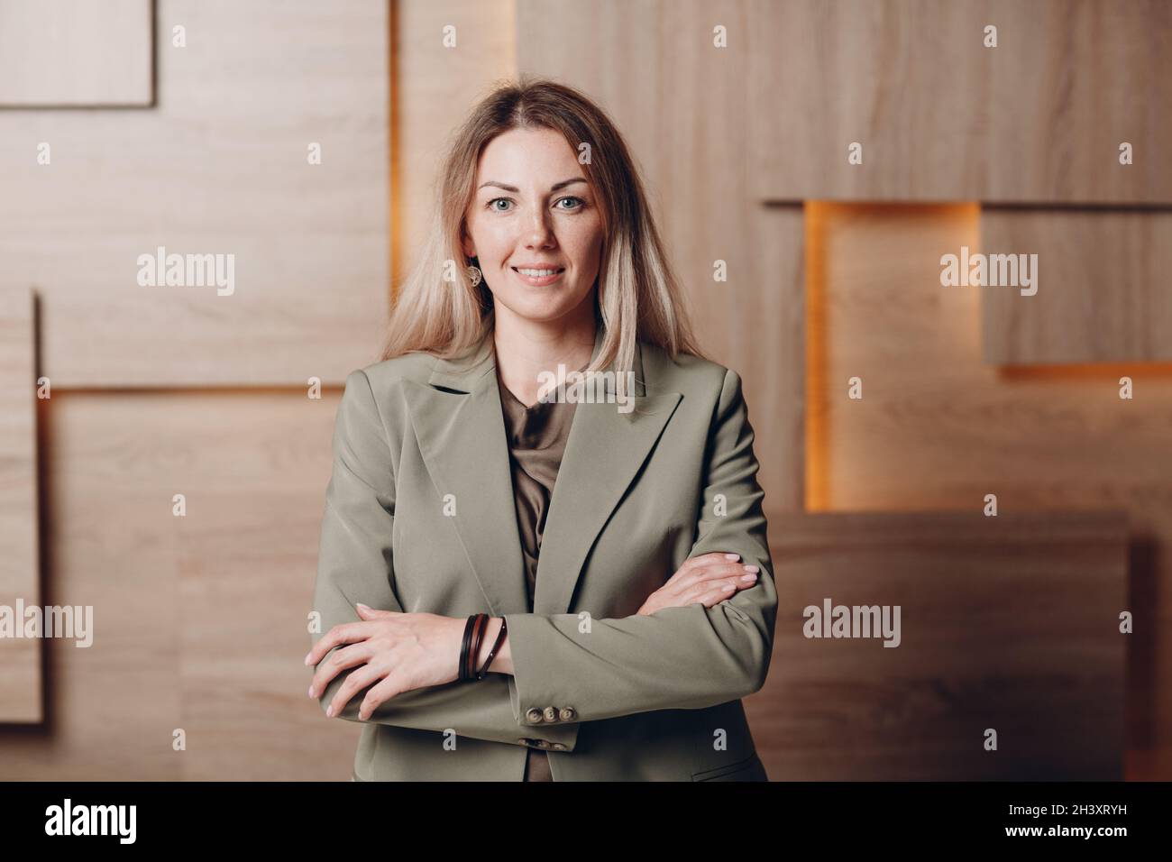 Geschäftsfrau junge Erwachsene Coach im Büro. Stockfoto