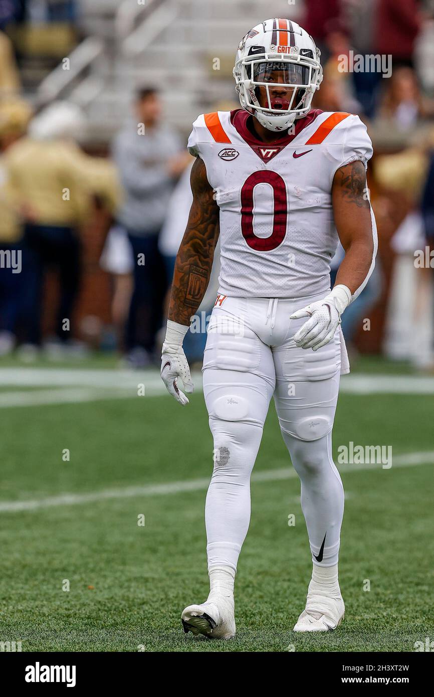 Atlanta, Georgia. Oktober 2021. Jalen Holston von Virginia Tech (0) in Aktion während des NCAA-Fußballspiels mit den Georgia Tech Yellow Jackets und den Virginia Tech Hokies, gespielt im Bobby Dodd Stadium auf dem Campus der Georgia Tech in Atlanta, Georgia. Cecil Copeland/CSM/Alamy Live News Stockfoto