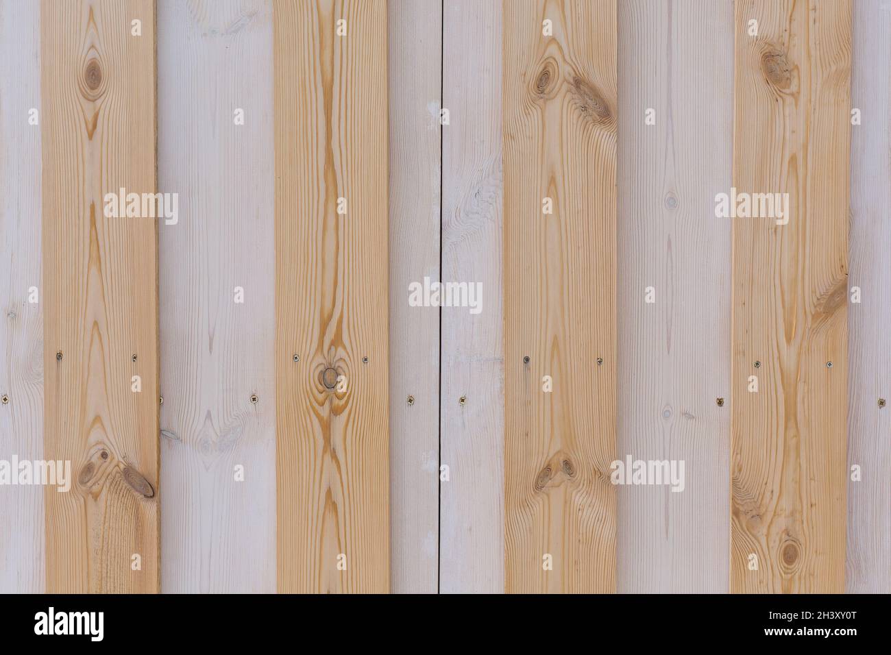 Hintergrund von den vertikalen Holz unbemalten Bretter Stockfoto