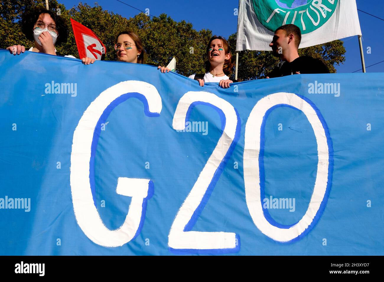 Rom, Italien. Oktober 2021. Menschen demonstrieren während des G20-Gipfels in Rom, Italien, am 30. Oktober 2021. Kredit: ALEXANDROS MICHAILIDIS/Alamy Live Nachrichten Stockfoto