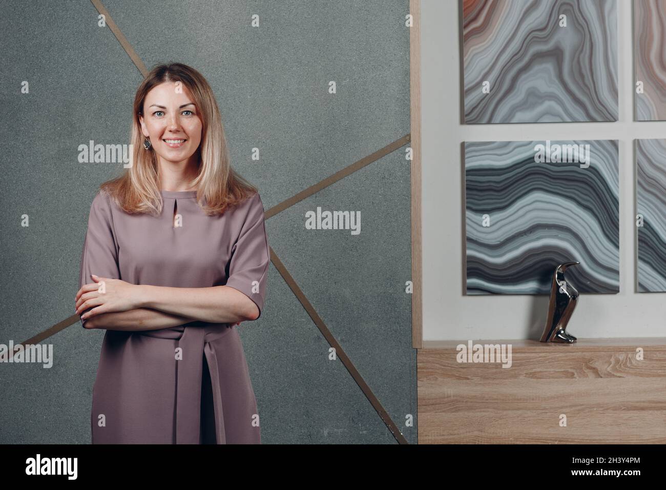 Geschäftsfrau junge Erwachsene Coach im Büro. Stockfoto