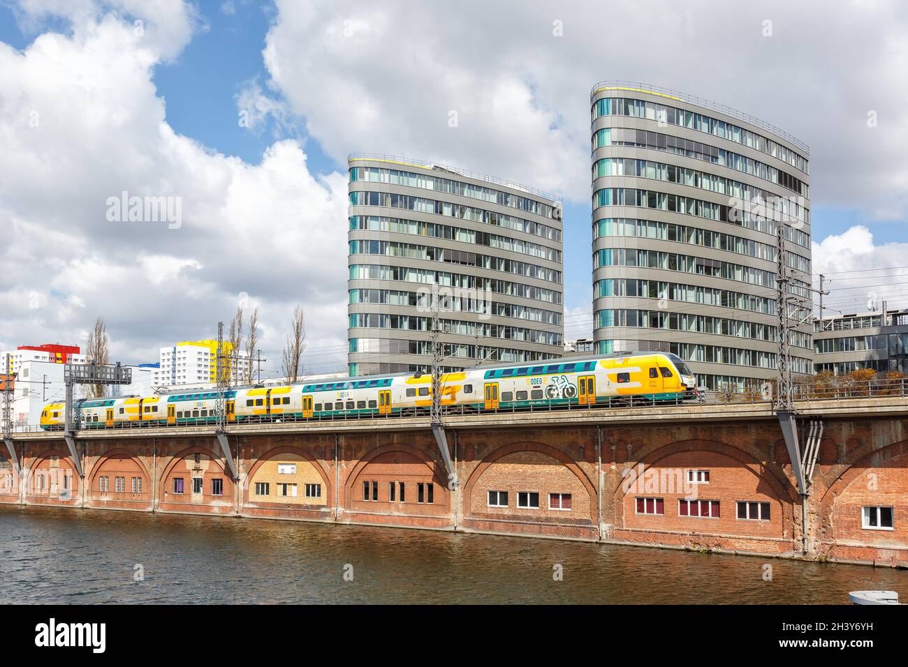 Regionalzug der OdEG am JannowitzbrÃ¼cke in Berlin Stockfoto