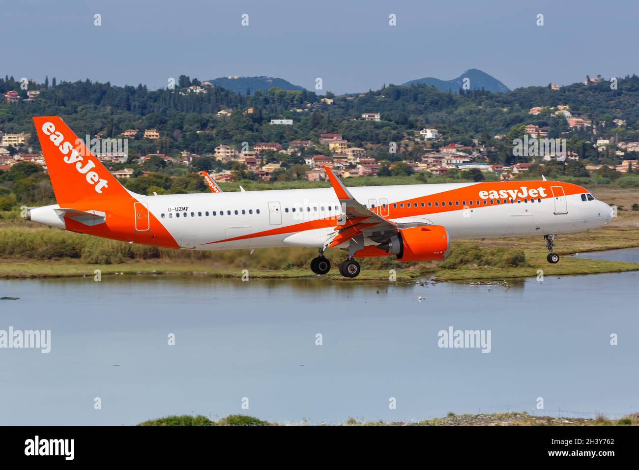 EasyJet Airbus A321neo Aircraft Corfu Airport in Griechenland Stockfoto