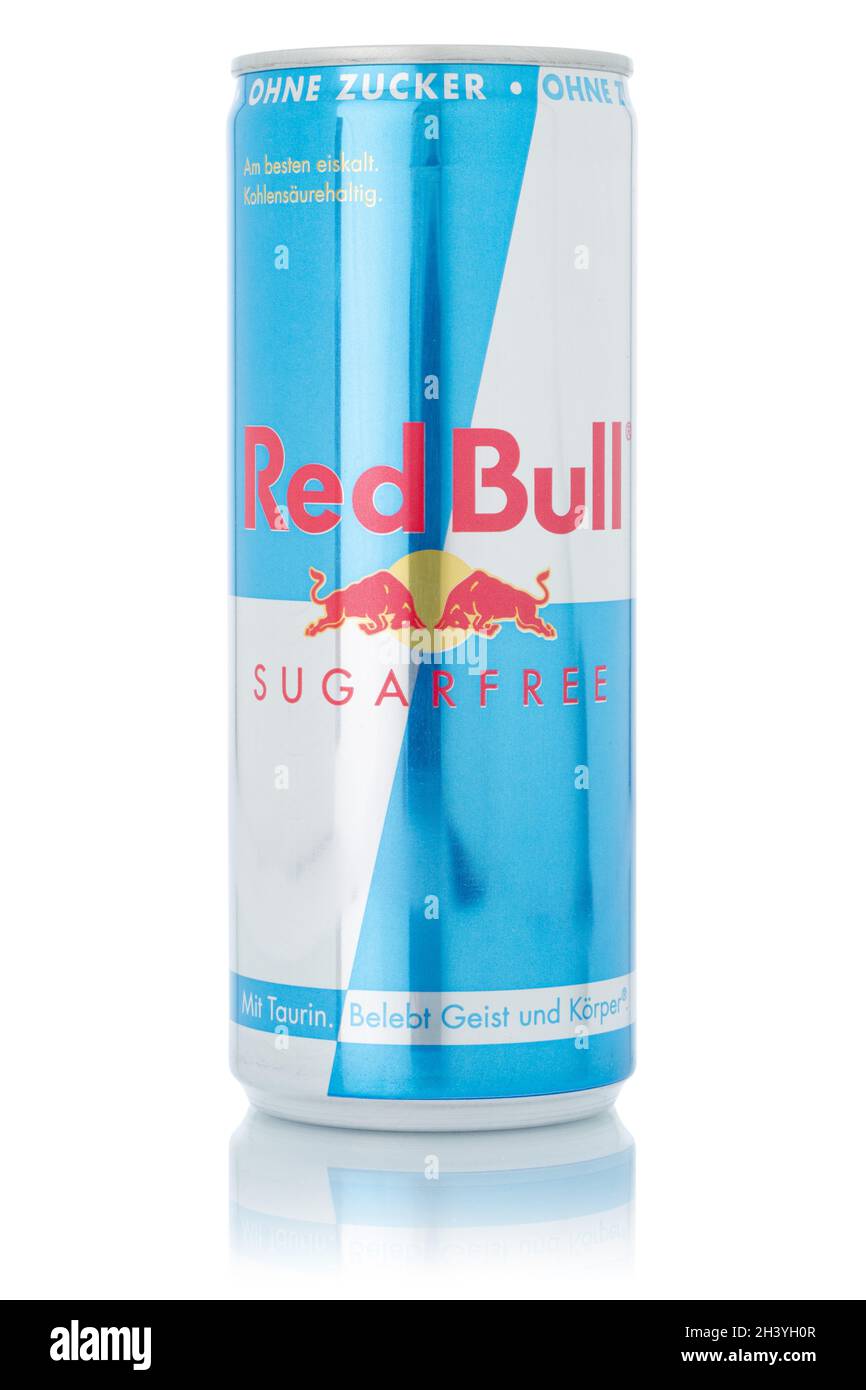 Red Bull Energy Drink zuckerfrei ohne Zucker Limonade Softdrink in Dose vor weißem Hintergrund abgeschnitten Stockfoto