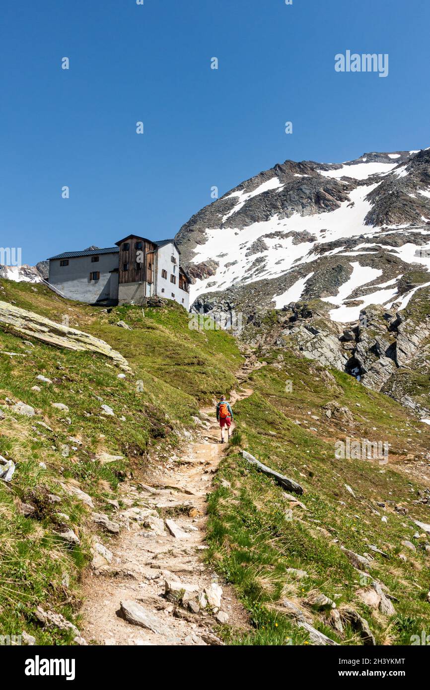Der Wanderweg nach LenkjÃ¶chlhÃ¼tte (2603 m), Ahrntal, Südtirol, Italien Stockfoto