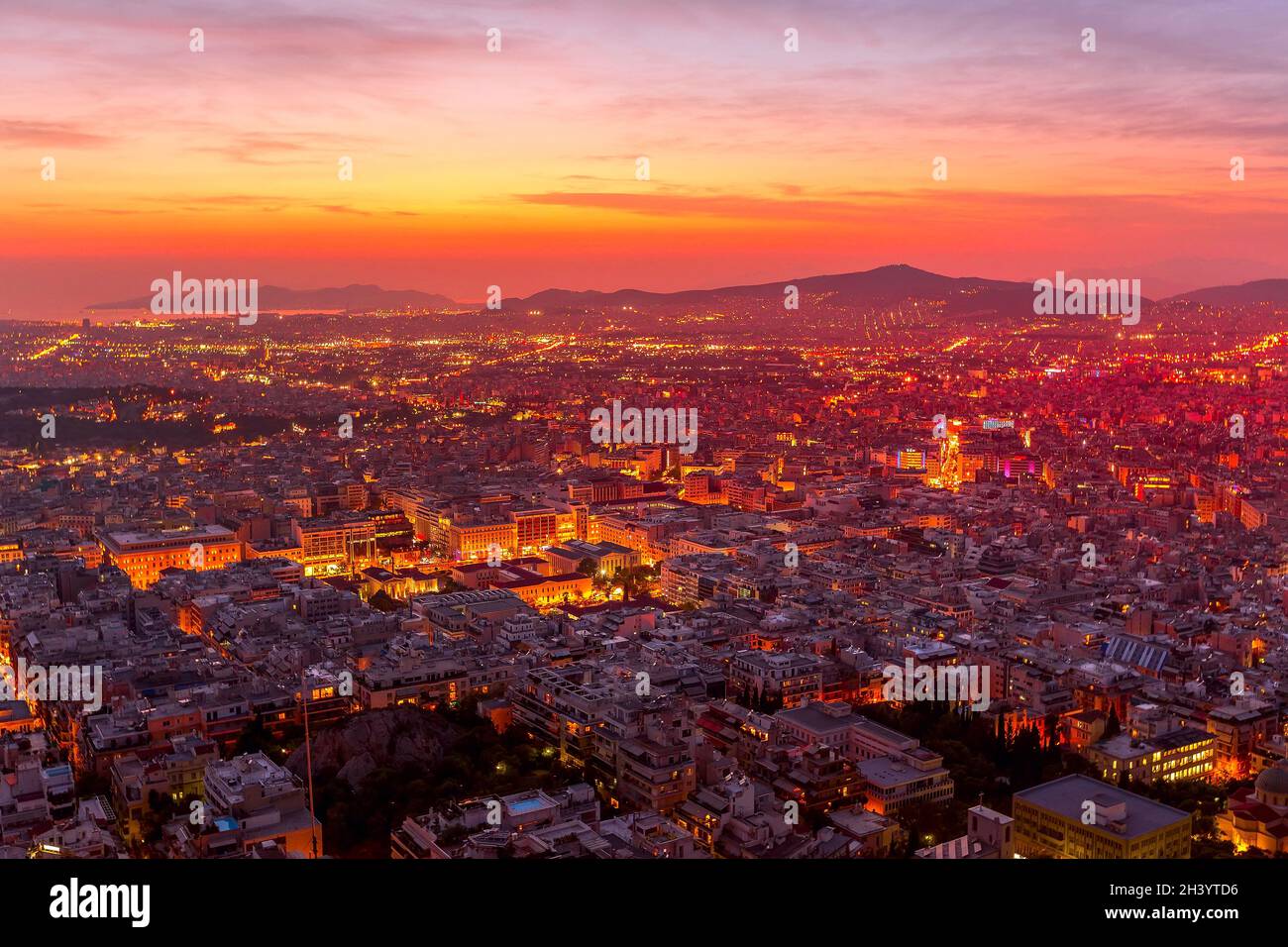 Sonnenuntergang Skyline von Athen, Griechenland Stockfoto