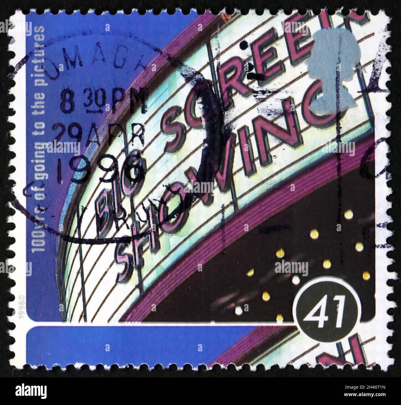 GROSSBRITANNIEN – UM 1996: Eine in Großbritannien gedruckte Briefmarke zeigt Theater-Festzelt, Filmbilder, 100 Jahre, um 1996 Stockfoto