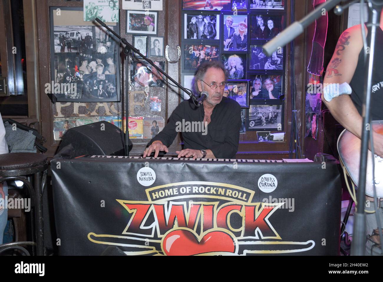 Rudolf Rock Helloween Session mit Hugo Egon Balder (Keyb, Drums), Zwick, St. Pauli, 30.10.2021 Stockfoto