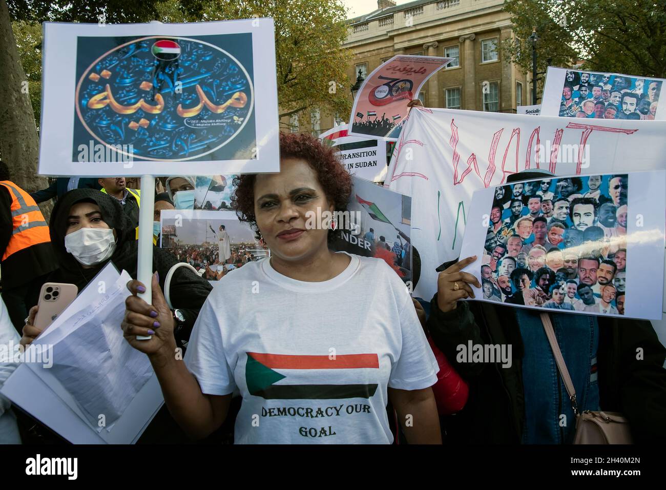 Sudanesische Demonstranten gehen in London gegen Militärputsch auf die Straße -London- 30/11/2021 Stockfoto