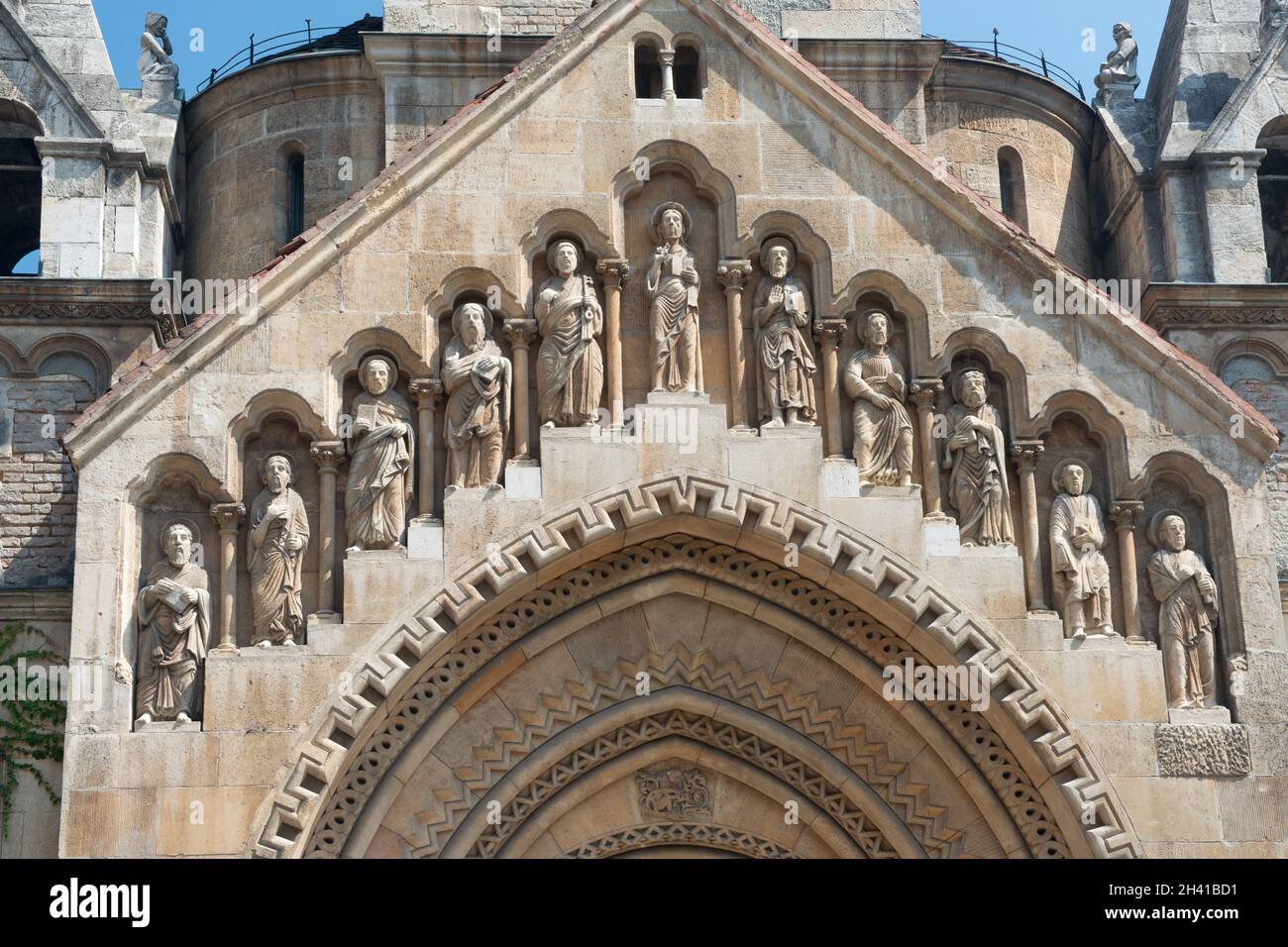 Skulpturen der Kirche im Schloss Vajdahunjad Stockfoto Skulpturen der Kirche im Schloss Vajdahunjad Stockfoto