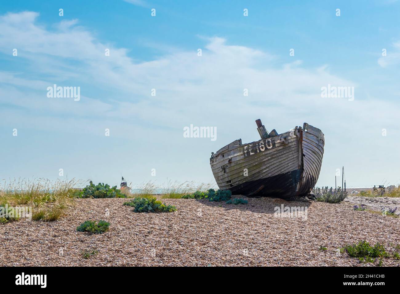 Altes verlassene Boot auf Schindel in Dungeness Stockfoto