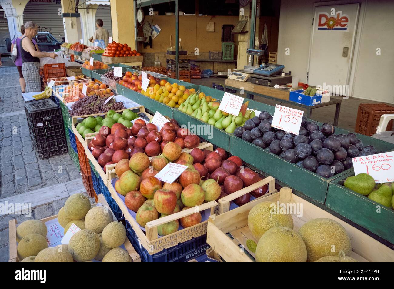 Frisches Obst und Gemüse von Griechenland auf dem zentralen Markt der Stadt Thessaloniki Stockfoto
