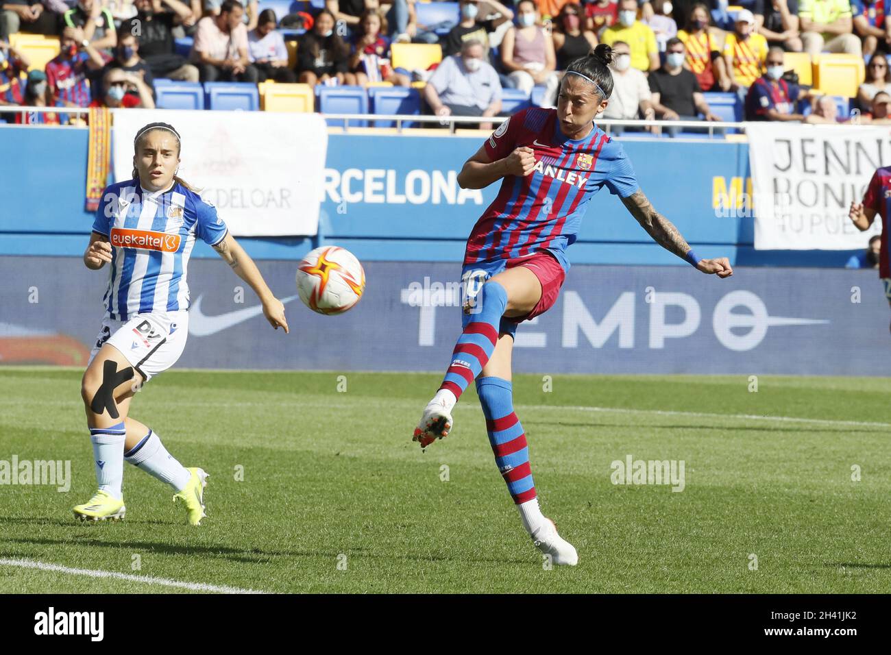 Barcelona, Spanien. Oktober 2021. Barcelona, Spanien, 31. Oktober 2021: Jenni Hermoso (10 Barcelona) tritt beim Primera Iberdrola-Spiel zwischen Barcelona und Real Sociedad im Johan Cruyff-Stadion in Barcelona, Spanien, in den Startplatz. Rafa Huerta/SPP Credit: SPP Sport Press Photo. /Alamy Live News Stockfoto