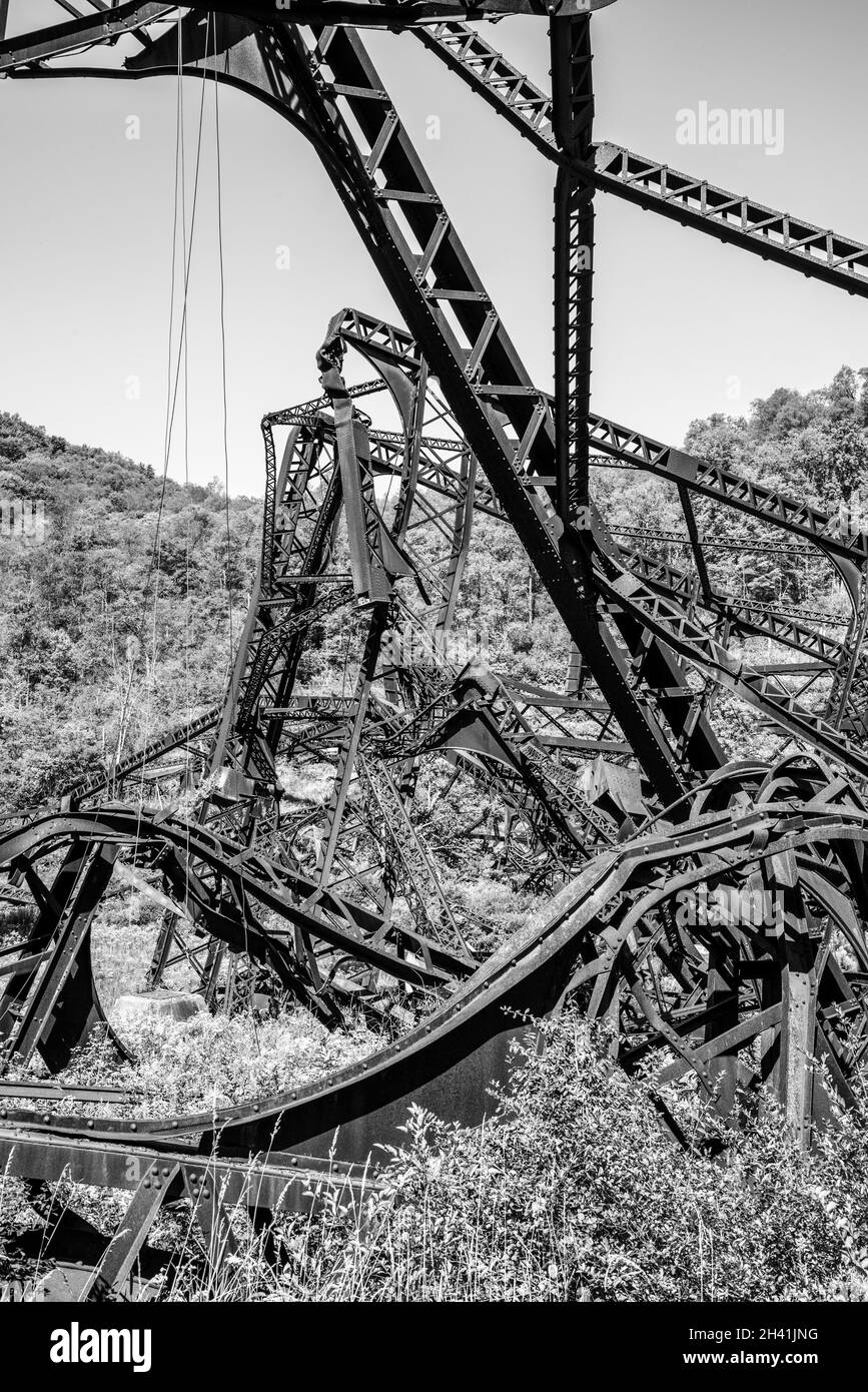 Zerstörte die historische Kinzua-Eisenbahnbrücke, nachdem ein Tornado durch Pennsylvania, USA, gefahren war Stockfoto