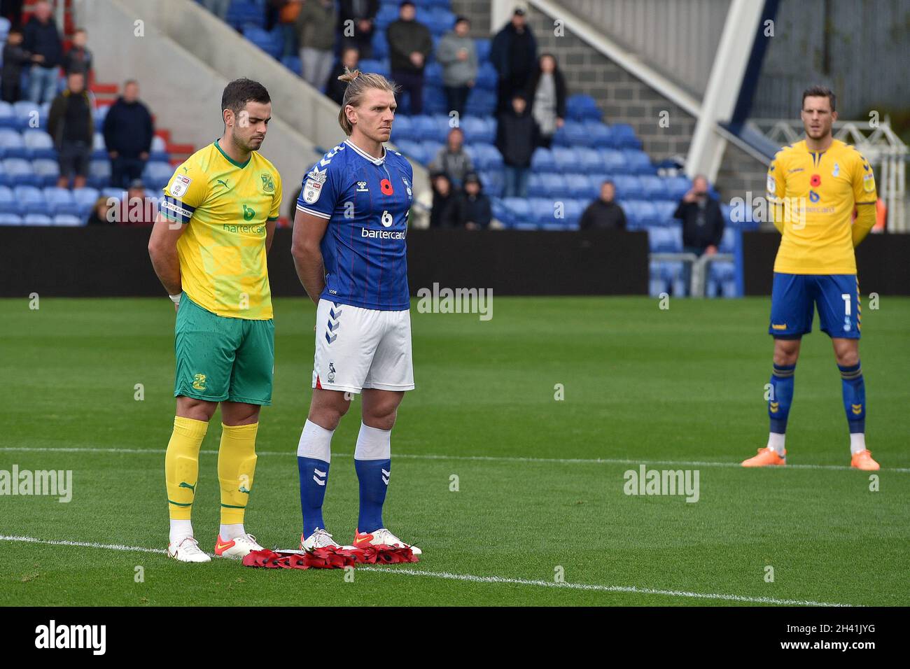 OLDHAM, GROSSBRITANNIEN. 30. OKTOBER während des Sky Bet League 2-Spiels zwischen Oldham Athletic und Swindon Town im Boundary Park, Oldham, am Samstag, den 30. Oktober 2021. (Kredit: Eddie Garvey | MI News) Stockfoto