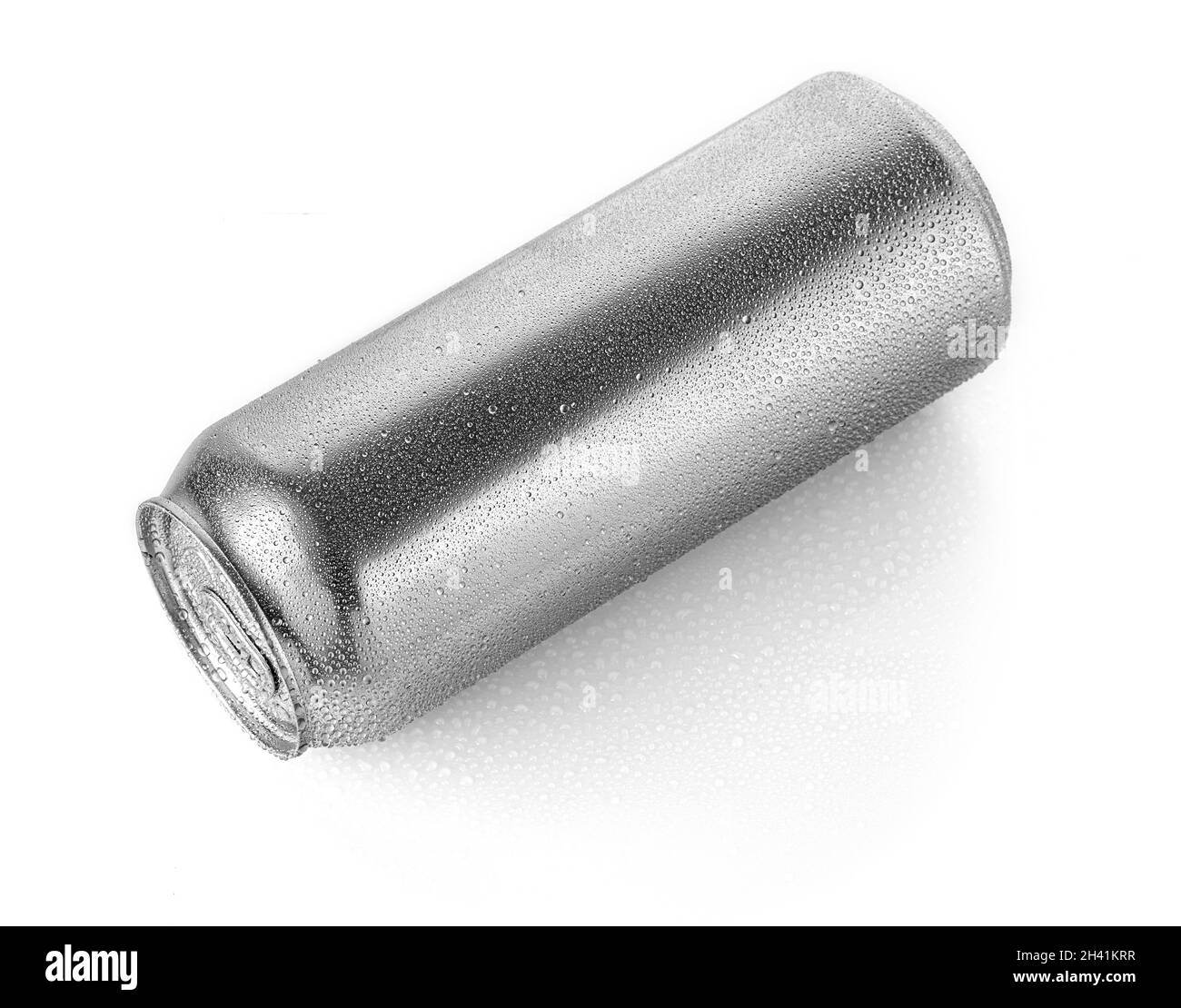 Silberne MetallDose mit Tropfen isoliert auf weißem Hintergrund Stockfoto