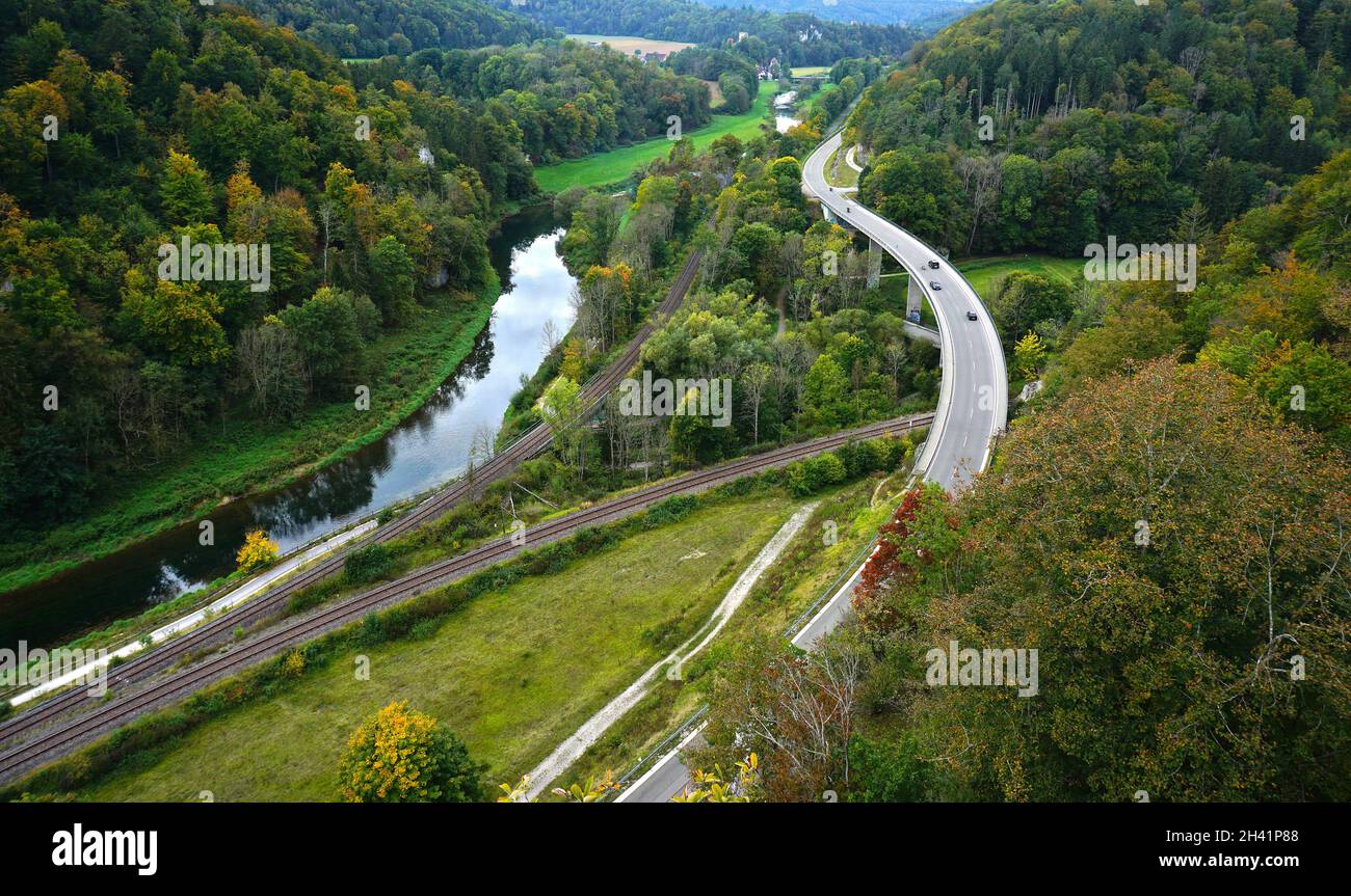 Naturpark Obere Donau, Burgruine Neugutenstein; Blick auf das donautal, Deutschland Stockfoto