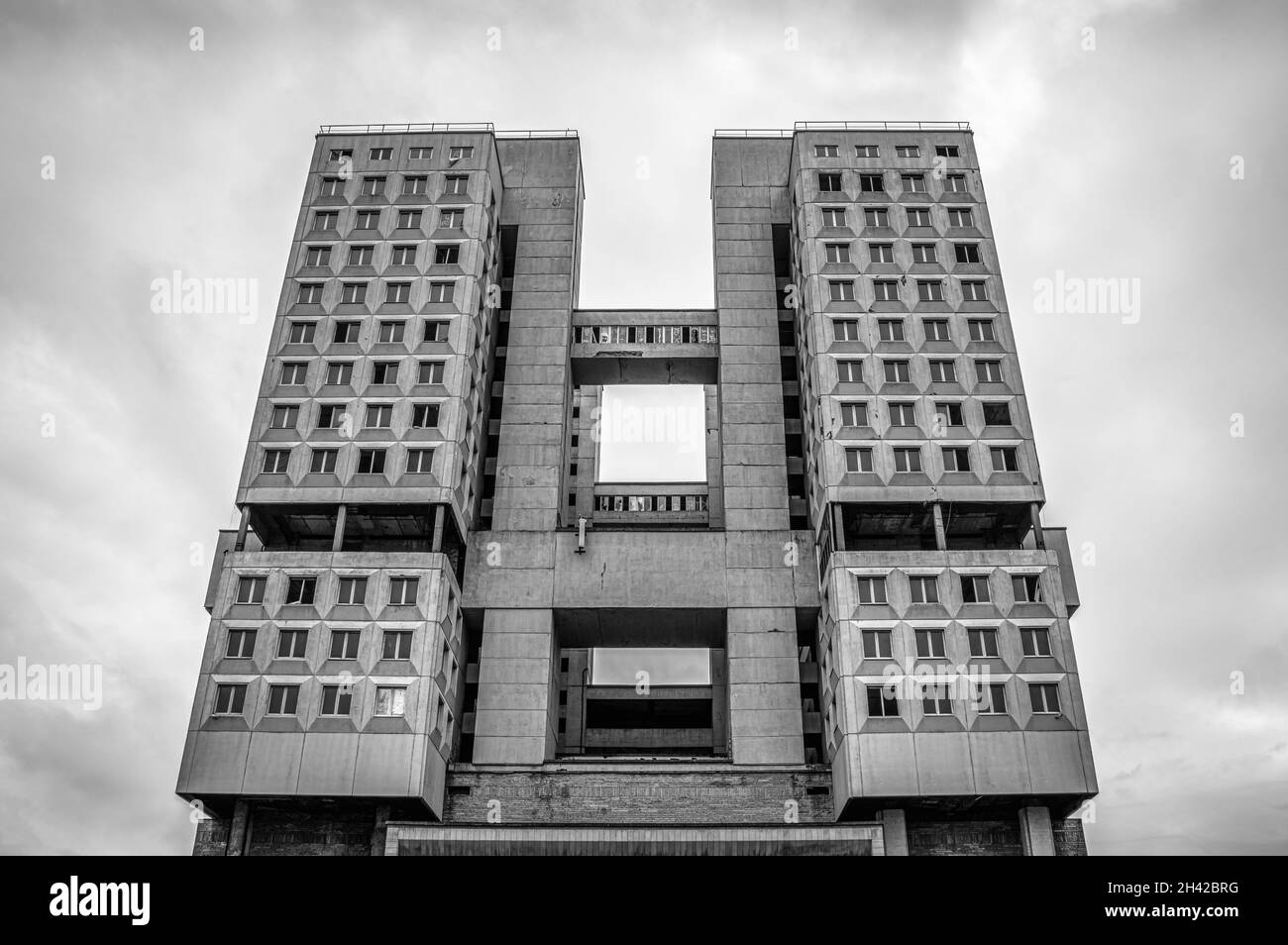 Rohbau des Gebäudes. Haus der Sowjets in der Stadt von Königsberg, Russland. Schwarz und Weiß. Stockfoto