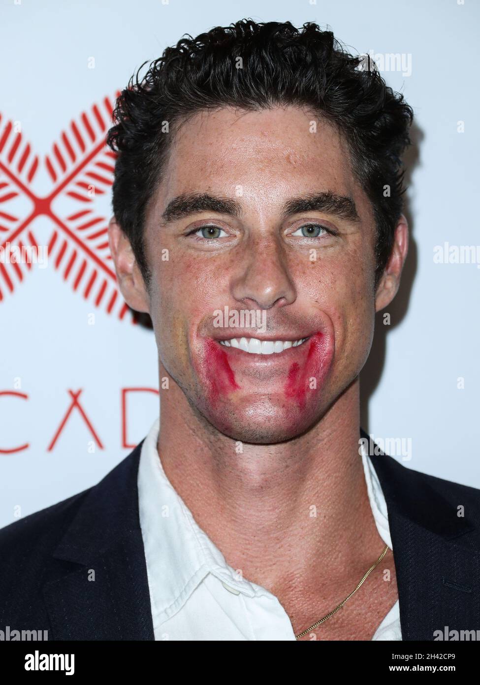 Bel Air, Usa. Oktober 2021. BEL AIR, LOS ANGELES, KALIFORNIEN, USA – 30. OKTOBER: Schwimmer Conor Dwyer kommt zur Carn*EVIL Halloween Party von Darren Dzienciol, präsentiert von Decada und moderiert von Alessandra Ambrosio mit Live-Performances von Doja Cat und BIA Powered by Geojam and Butter Bun, die am 30. Oktober 2021 in einer Privatresidenz in Bel Air, Los Angeles, Kalifornien, USA, abgehalten werden. (Foto von Xavier Collin/Image Press Agency) Quelle: Image Press Agency/Alamy Live News Stockfoto