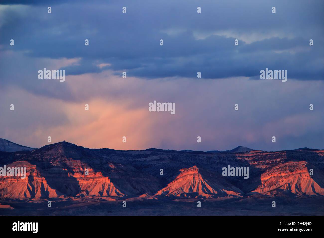 Blick auf Book Cliffs vom Colorado National Monument in der Nähe von Grand Junction, USA Stockfoto
