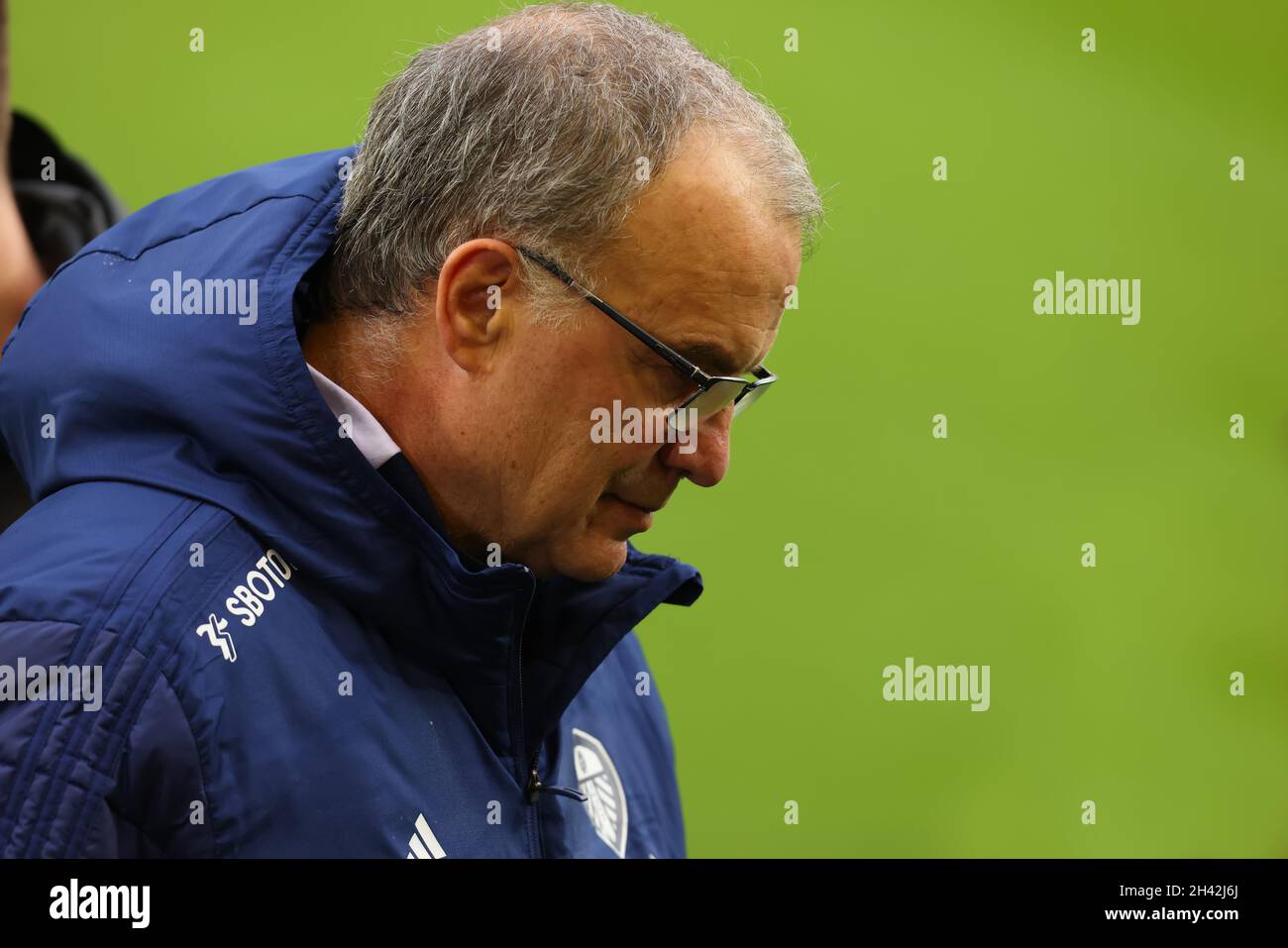 Carrow Road, Norwich, Großbritannien. Oktober 2021. Premier League Football, Norwich City versus Leeds United; Leeds United Manager Marcelo Bielsa Credit: Action Plus Sports/Alamy Live News Stockfoto