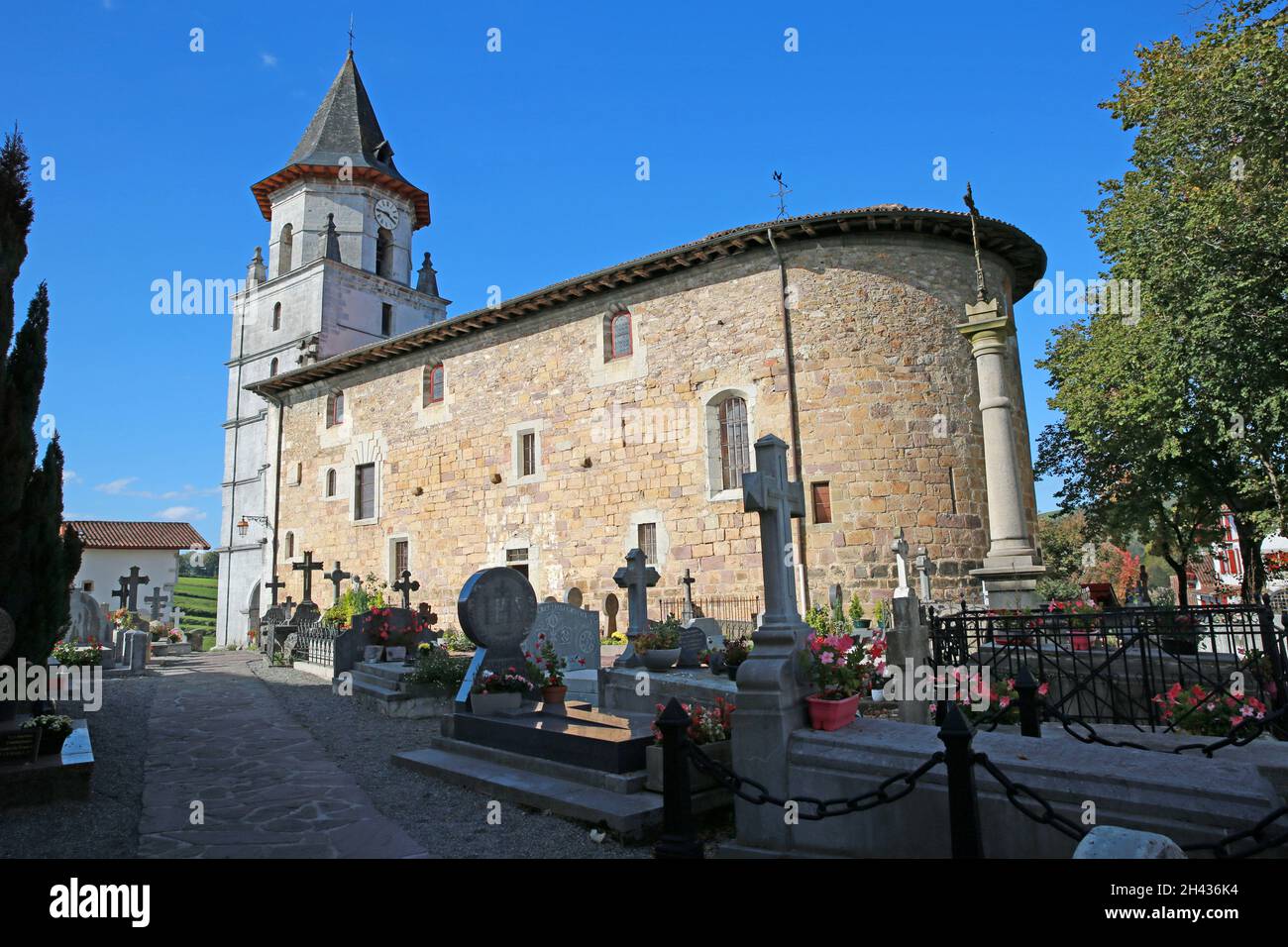 Die Kirche Notre-Dame, Ainhoa, im Pays Baskenland in Frankreich Stockfoto