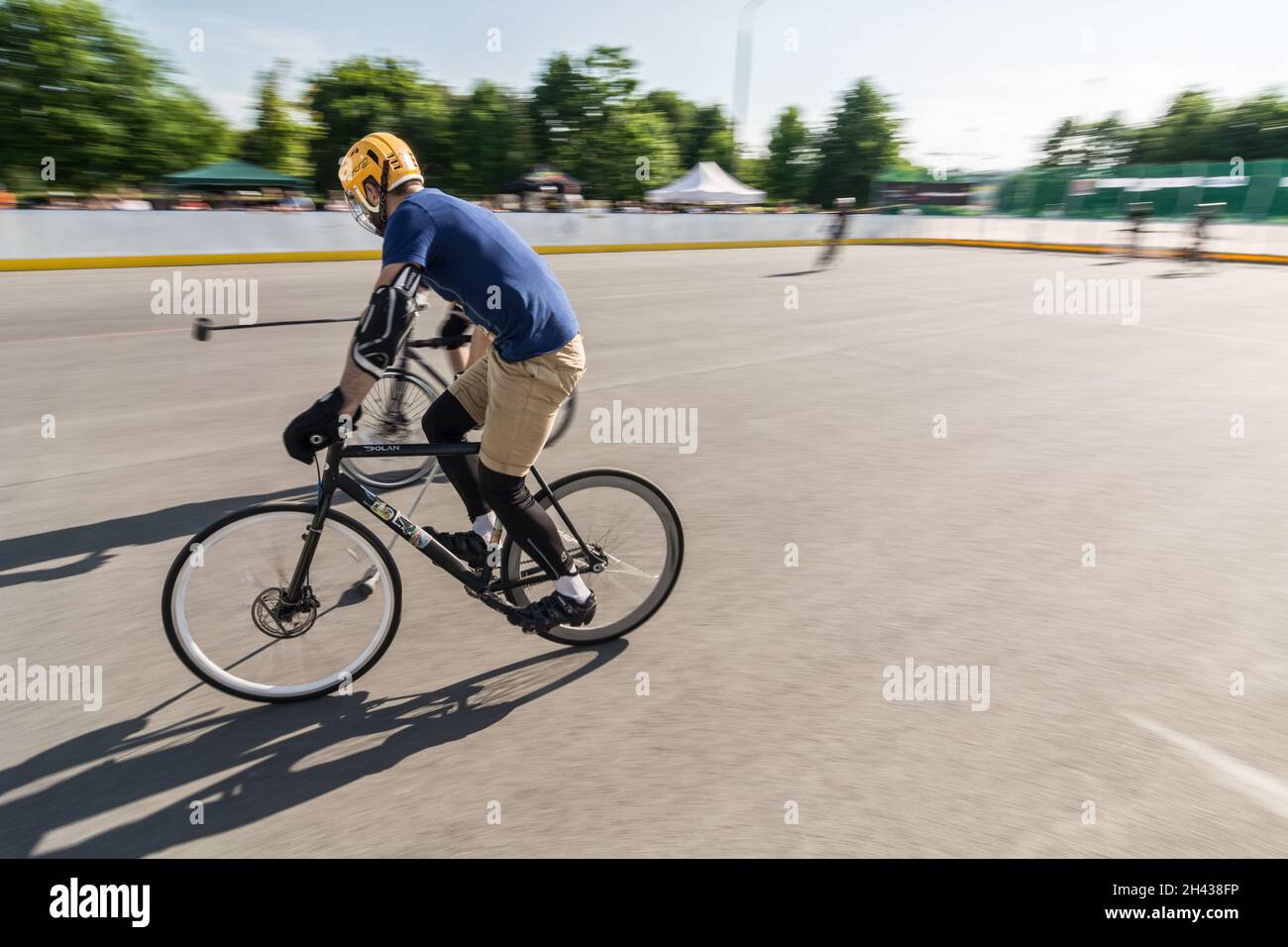 Lublin, Polen - 29. Mai 2016: Lublin Sportival - Bike-Polo-Spiel auf dem Feld in der Innenstadt Stockfoto
