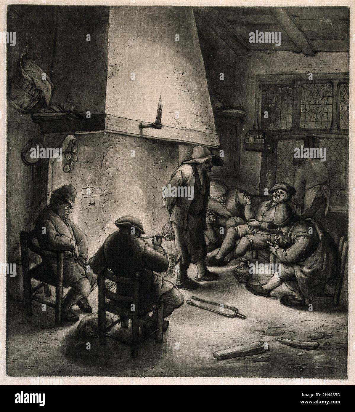 Fünf Männer sitzen rauchend um einen Kamin herum, ein anderer steht mit dem Rücken zum Feuer. Mezzotint nach A. van Ostade (?). Stockfoto Fünf Männer sitzen rauchend um einen Kamin herum, ein anderer steht mit dem Rücken zum Feuer. Mezzotint nach A. van Ostade (?). Stockfoto