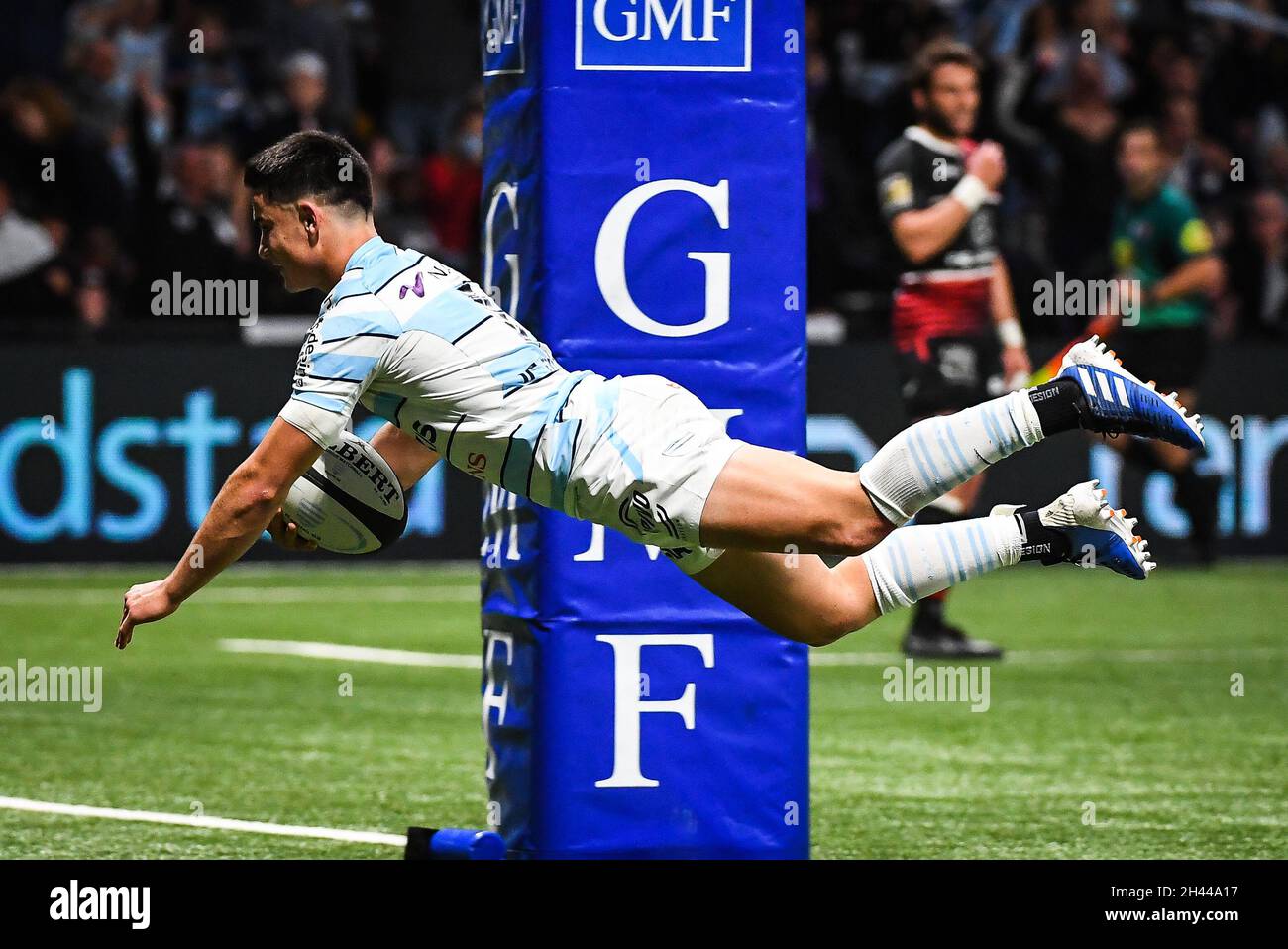 Nolann LE GARREC von Racing 92 erzielt seinen Versuch beim Rugby-Union-Spiel der französischen Meisterschaft Top 14 zwischen Racing 92 und Stade Toulousain am 31. Oktober 2021 in der Paris La Défense Arena in Nanterre, Frankreich - Foto Matthieu Mirville / DPPI Stockfoto