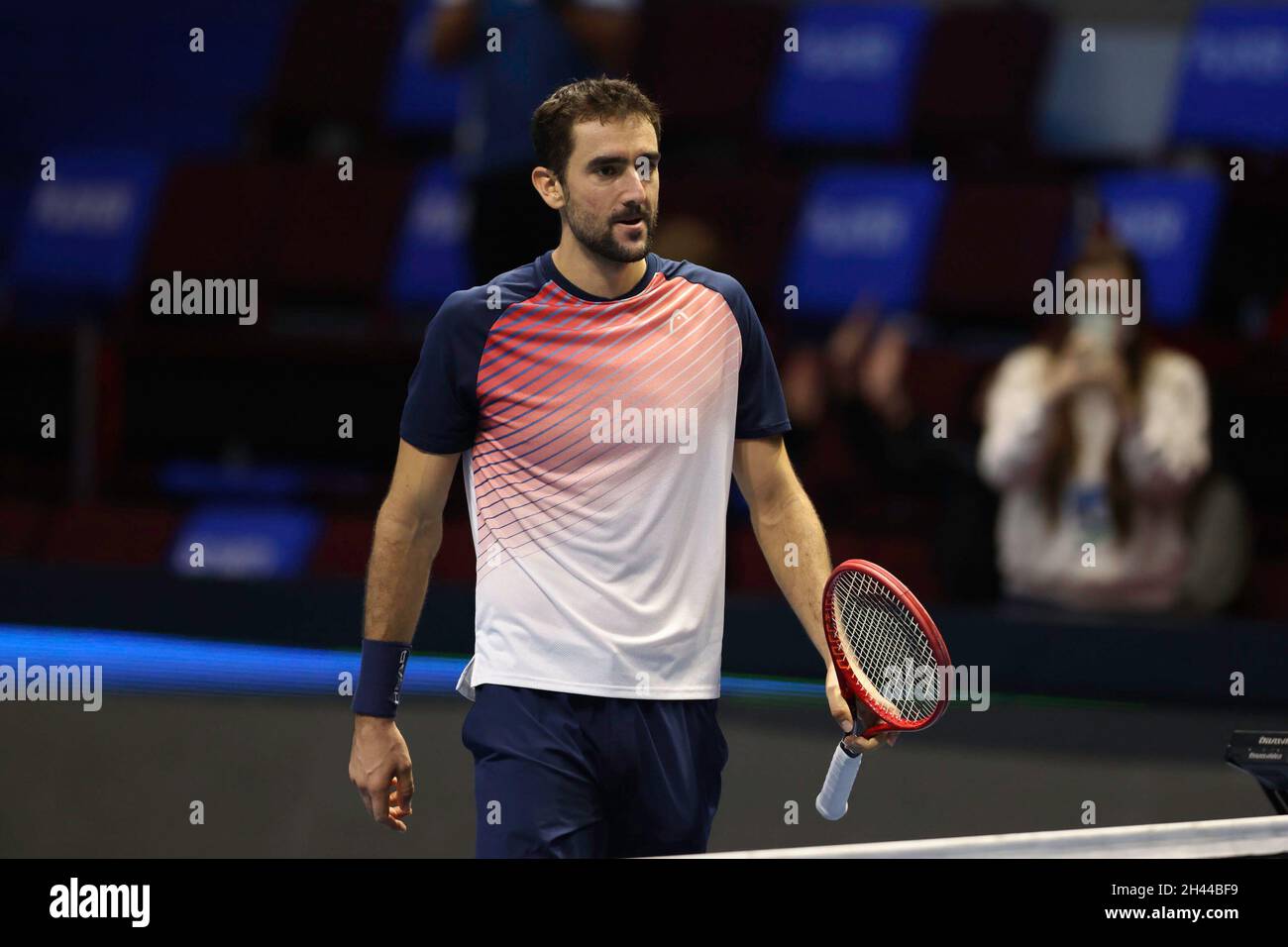 St. Petersburg, Russland. Oktober 2021. Marin Cilic aus Kroatien gesehen während des St. Petersburg Open Tennisturniers 2021 gegen Taylor Fritz aus den USA in der Sibur Arena. Endergebnis; Taylor Fritz 1:2 Marin Cilic. Kredit: SOPA Images Limited/Alamy Live Nachrichten Stockfoto