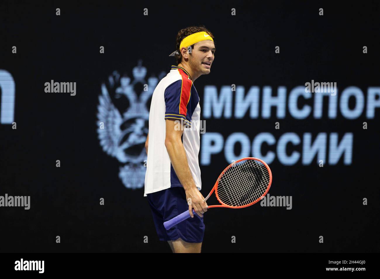 St. Petersburg, Russland. Oktober 2021. Taylor Fritz aus den USA gesehen während des St. Petersburg Open Tennisturniers 2021 gegen Marin Cilic aus Kroatien in der Sibur Arena. Endergebnis; Taylor Fritz 1:2 Marin Cilic. (Foto von Maksim Konstantinov/SOPA Image/Sipa USA) Quelle: SIPA USA/Alamy Live News Stockfoto