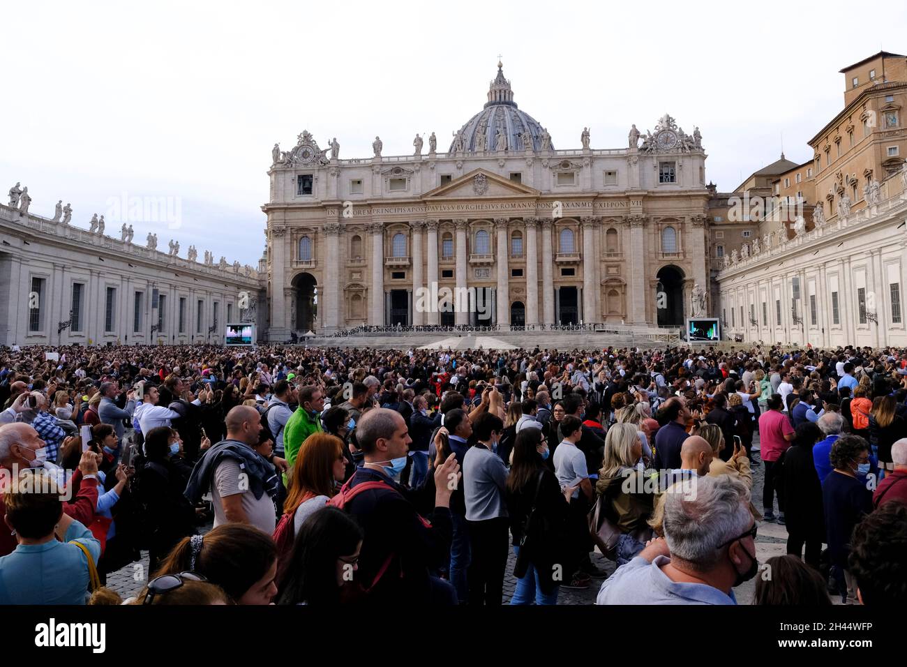 Vatikanstadt, Vatikan . Oktober 2021. Am 31. Oktober 2021 wird im Vatikan das wöchentliche Angelusgebet des Papstes auf dem Petersplatz stattfinden. Kredit: ALEXANDROS MICHAILIDIS/Alamy Live Nachrichten Stockfoto