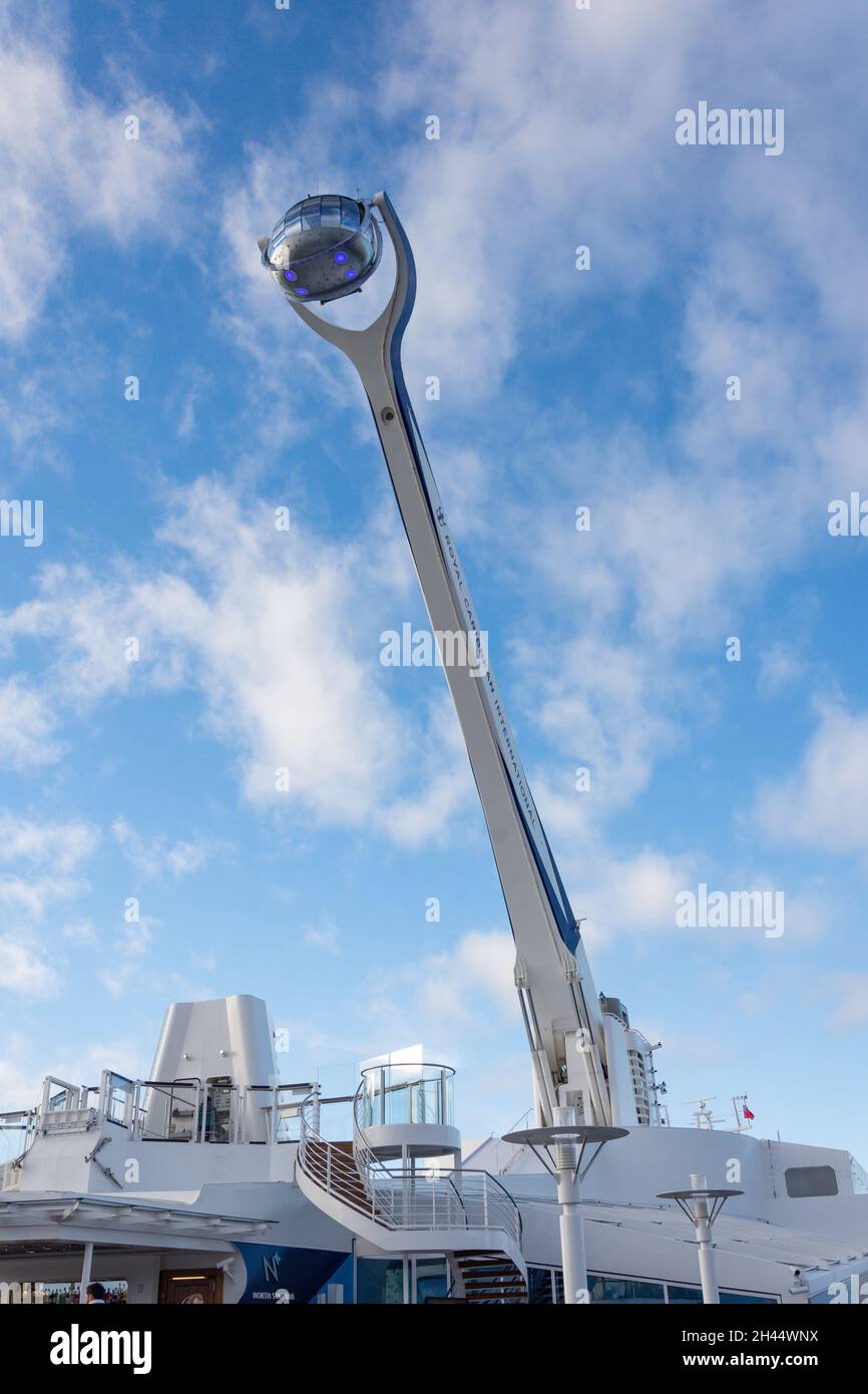 North Star POV Ride, Pooldeck, Royal Caribbean 'Anthem of the Seas'-Kreuzfahrt an Liegeplatz, Liverpool, Merseyside, England, Vereinigtes Königreich Stockfoto