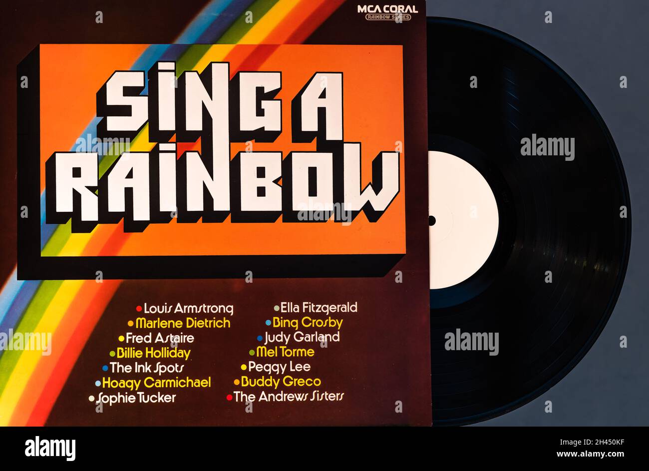 Memories of EMI - White Label Vinyl Disc Sing a Rainbow mit Louis Armstrong, Fred Astaire, Bing Crosby und vielen mehr. Stockfoto