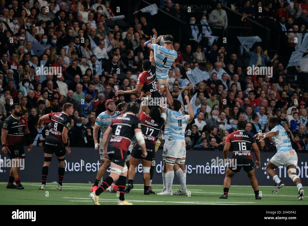 Nanterre, Hauts de seine, Frankreich. November 2021. LUK JONES Racing 92 Schleuse in Aktion während der französischen Rugby-Meisterschaft Top 14 zwischen Racing 92 und Stade Toulousain in der Paris La Defense Arena - Nanterre France.Racing 92 gewann 27:18. (Bild: © Pierre Stevenin/ZUMA Press Wire) Stockfoto