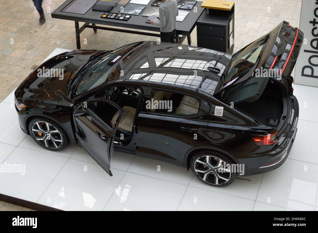 Polestar 2 Hatchback Electric Car auf dem Display in Scottsdale Arizona Stockfoto