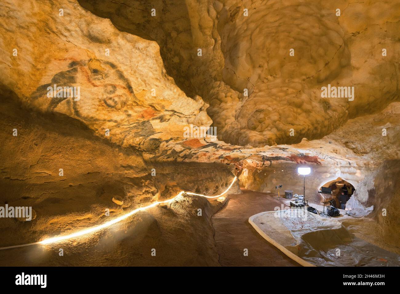 FRANKREICH, MONTIGNAC - LASCAUX, DORDOGNE (24): NENNEN SIE LASCAUX 4 AM 12. OKTOBER 2016. FOTOTOUR DURCH DAS INTEGRALE FAKSIMILE: DIE HALLE O Stockfoto