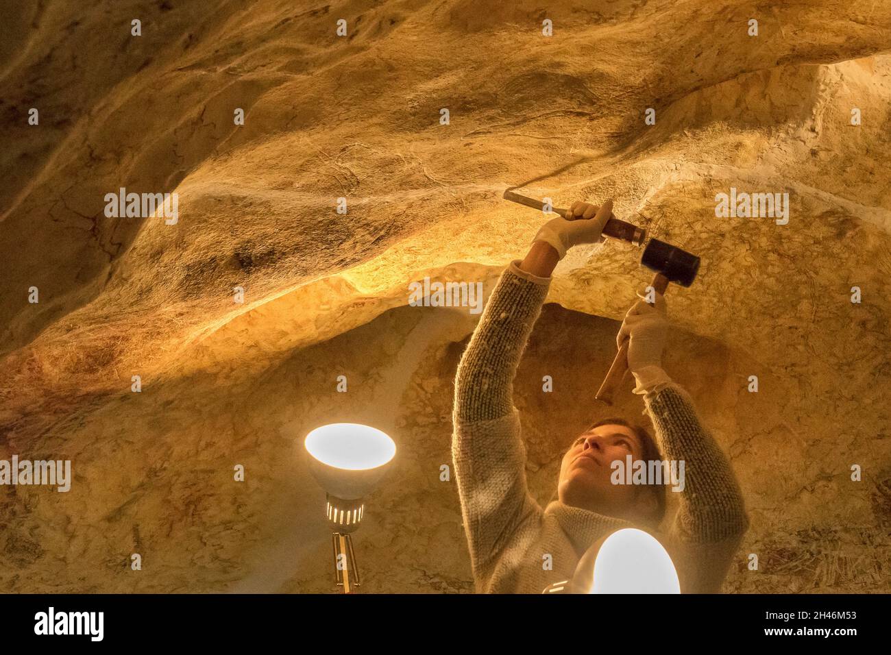 FRANKREICH, MONTIGNAC - LASCAUX, DORDOGNE (24): STANDORT DES STAATES LASCAUX 4 AM 12. OKTOBER 2016. SZENOGRAFISCHES GEBIET, DAS ACHT HAUPTTEILE DES F UMFASST Stockfoto