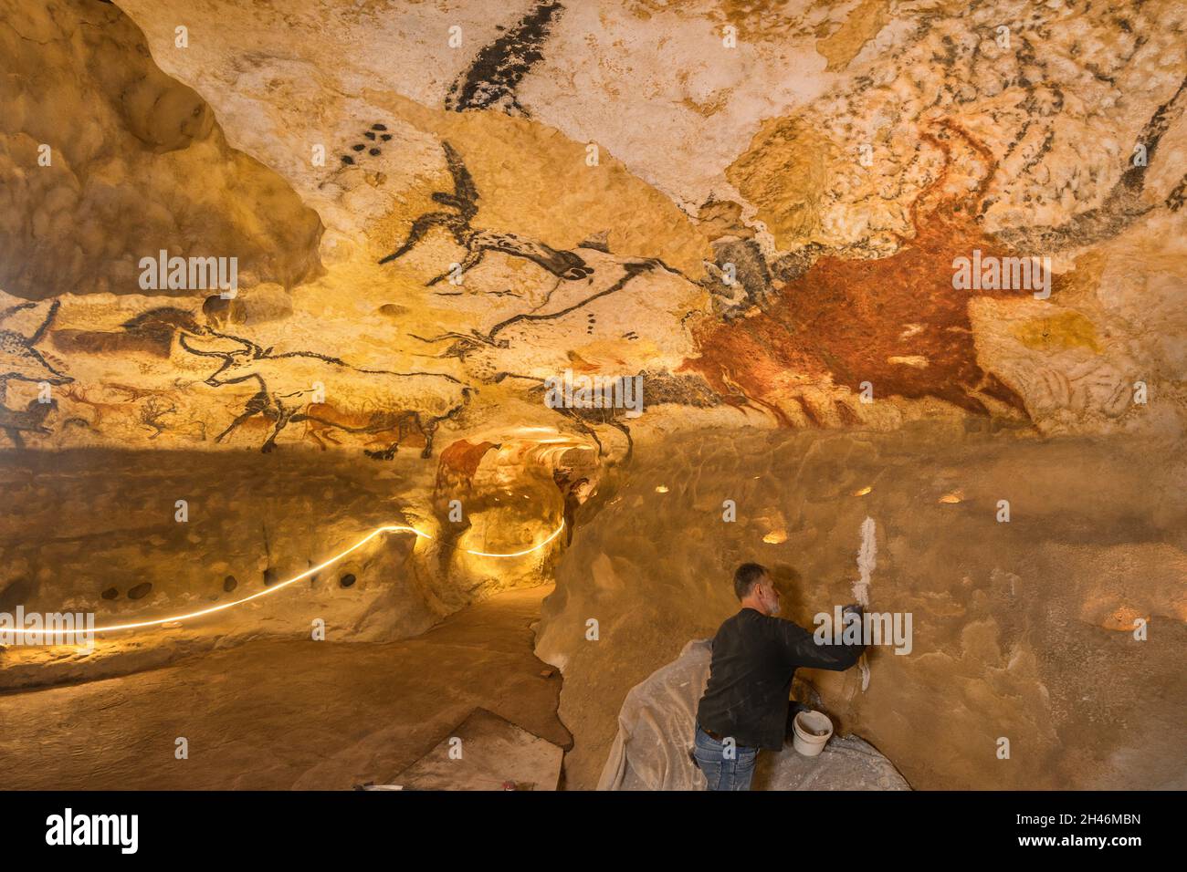 FRANKREICH, MONTIGNAC - LASCAUX, DORDOGNE (24): NENNEN SIE LASCAUX 4 AM 12. OKTOBER 2016. FOTOTOUR DURCH DAS INTEGRALE FAKSIMILE: DIE HALLE O Stockfoto