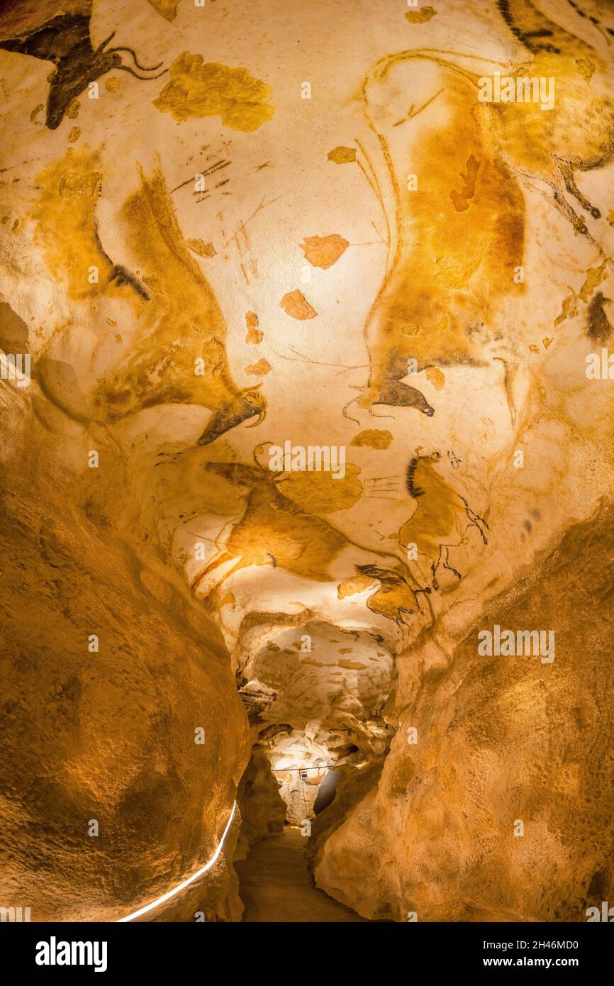 FRANKREICH, MONTIGNAC - LASCAUX, DORDOGNE (24): NENNEN SIE LASCAUX 4 12. OKTOBER 2016. FOTOTOUR DURCH DAS INTEGRALE FAKSIMILE : DER AXIALE TAUCHGANG Stockfoto